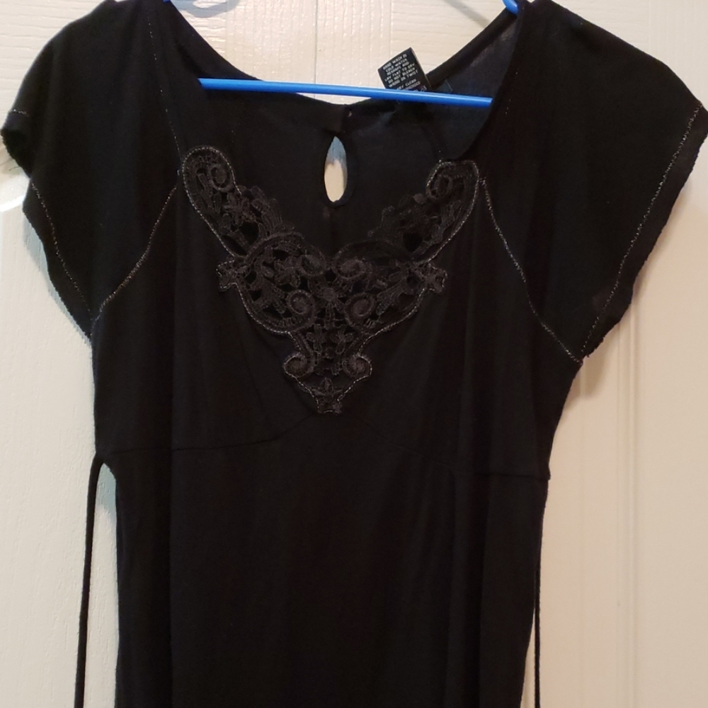 Black gold pattern tie back top